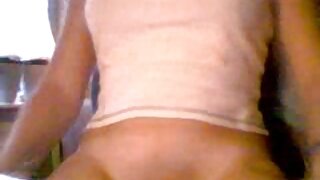मॅजेस्टिक स्लिम बेब मर्लिन कोल जमिनीवर सर्व नग्न आणि खडबडीत आहे. तिच्या पुच्चीसाठी एक लहान व्हायब्रेटर आहे. ती स्वतःला चोदते आणि जेव्हा ती कॅमेऱ्यात पाहते तेव्हा तिचे मोहक डोळे मला मंत्रमुग्ध करतात.