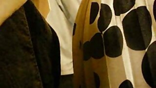 पॉर्नस्टारच्या स्टीममी पीओव्ही सेक्स व्हिडिओमध्ये काउगर्ल राईडसाठी हॉर्नी ड्यूडवर येण्यापूर्वी श्यामला हौशी मनाने तिला मिशनरी शैलीत न वापरलेली मांजर जोरात फोडली.